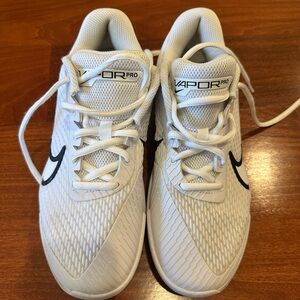 Nike Men’s Zoom Vapor Pro 2 White and Black Hard Court tennis Shoes